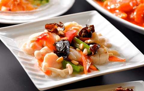 健美食楽 Chinese Food in 紅燈籠(Hon Tan Ron) 『健美食楽』。健やかに美しく食を楽しむをコンセプトに旬の中国から食の楽しさをご提案。その他王道中華も楽しめます。