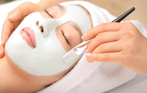 喜びと感動をご提供する、信頼と実績をもつ、お客様視点のサロンです。他サロンにはない最先端の美容機器と商品を導入。その効果の違いをきっと実感いただけるはずです。